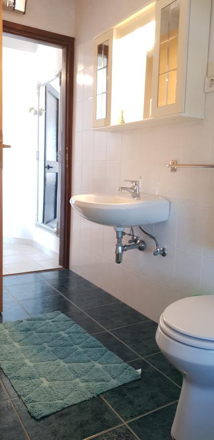 Apartment Tezak Kukci Luaran gambar