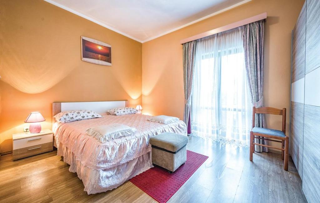Apartment Tezak Kukci Luaran gambar