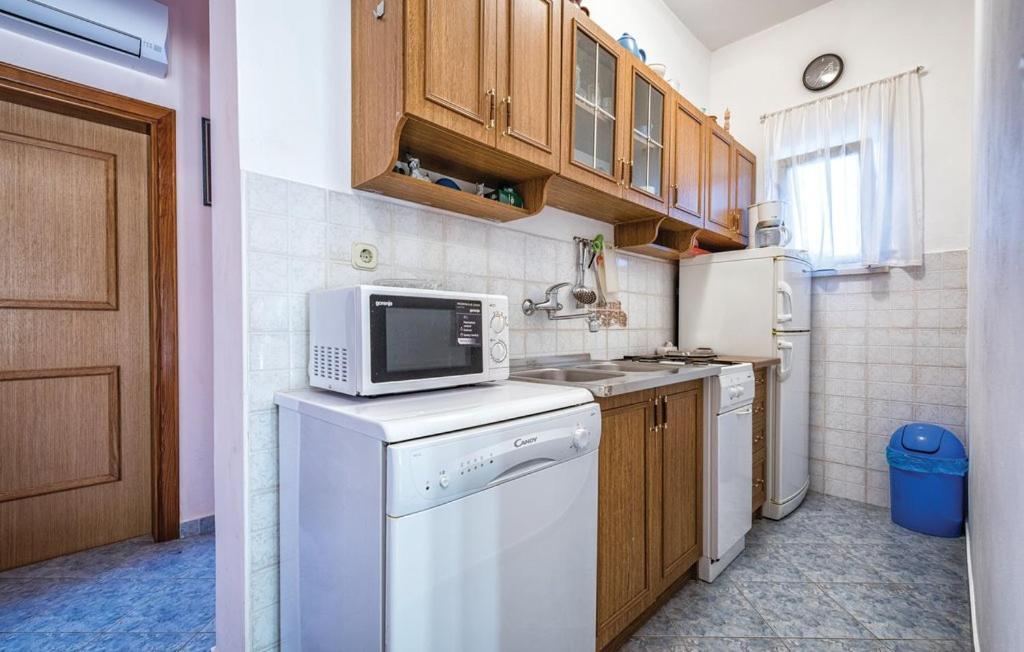 Apartment Tezak Kukci Luaran gambar